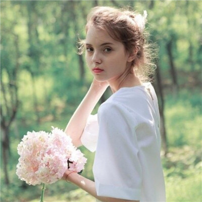 唯美小清新女生欧美头像2022最新 一个人怕孤独两个人怕辜负