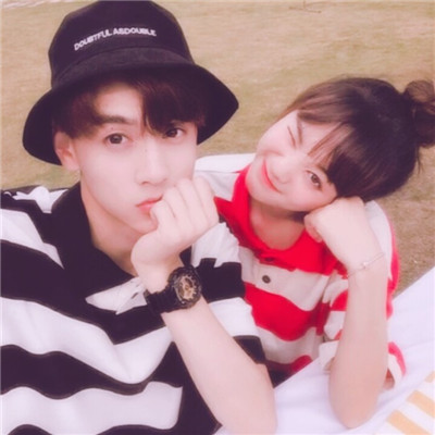 非主流小清新情侣头像2022最新 深爱就戒不掉那才叫做爱情