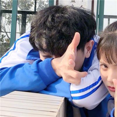 自然小清新情侣头像一男一女两人 我对你的思念也在一天天淡