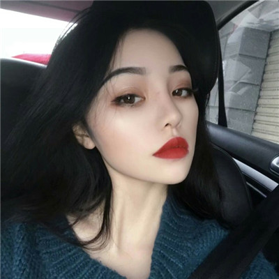 女生超拽霸气头像2022最新 生活再累也要屁颠屁颠的过