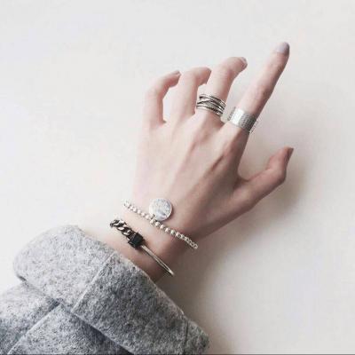 2022强迫症微信头像手控女生头像高清图片 愿你陪我从剧中到剧终