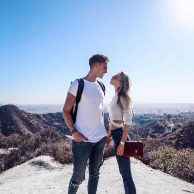 2022欧美情侣头像两张一对浪漫甜蜜 见过成熟才明白天真可贵