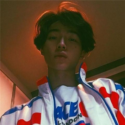 霸气犀利的微信空间个性说说 关于生活的霸气个性说说