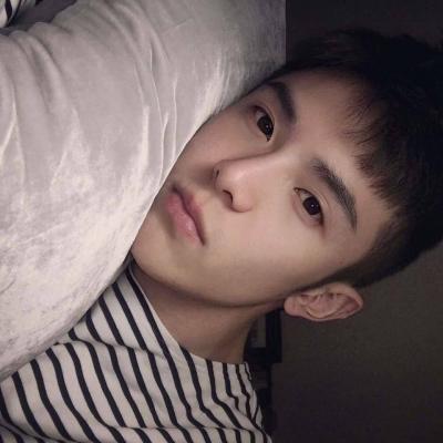 2022最潮微信头像男阳光帅气 万水千山总是情爱我一次行不行