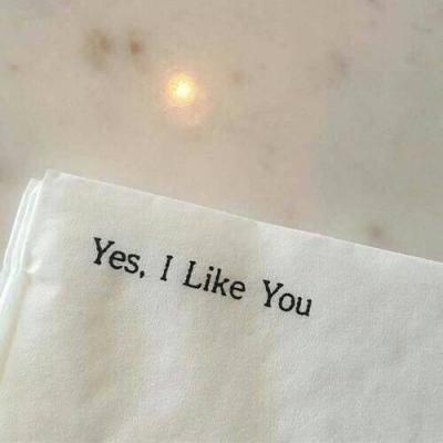 2022最新微信个性头像大全带字图片 面无表情的擦肩而过都是装的