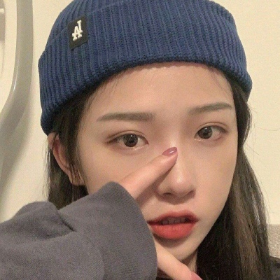 女生个性头像高冷简约 眼里有光心里有你