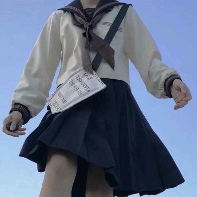 微信小清新头像女学院风半身 不管我几岁少女心万岁