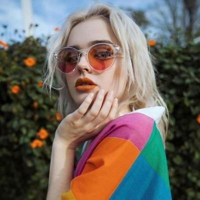 2022欧美女生头像霸气潮流范儿 我读的书很多但都没你好看