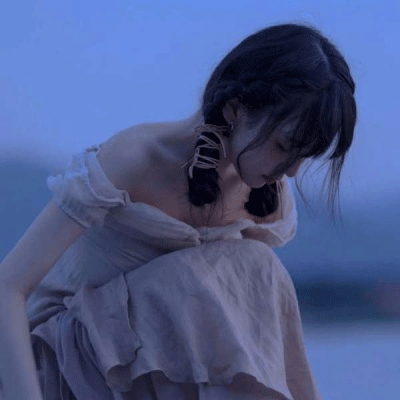 最热的伤感忧郁微信个性网名 也许雨夜最适合哭泣