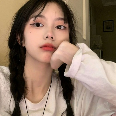 最新微信女生个性头像清爽 沉迷男色喜你发狂