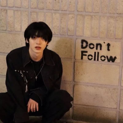 男生微信头像个性独特 不孤单只是偶尔感情泛滥