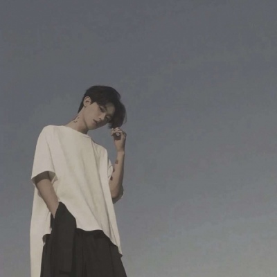 男生头像文艺干净清新 他满目星河唯独没我