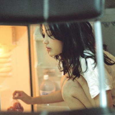 2022抖音港风头像女复古高清 说出来矫情不说委屈