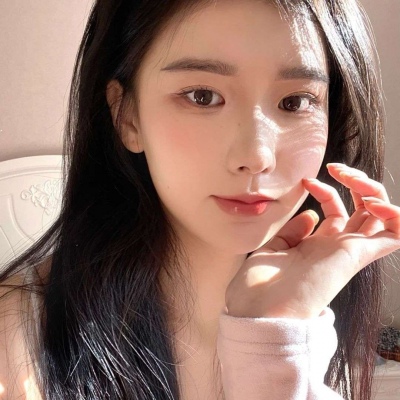 宅男超爱的美女优质微信头像  好看的皮囊嫌你丑有趣的灵魂嫌你俗