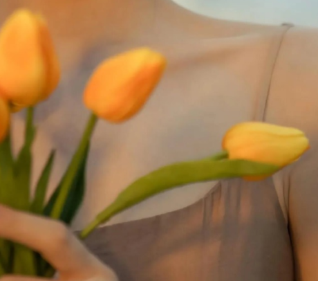 手被割了的伤感说说 手割了发朋友圈的说说