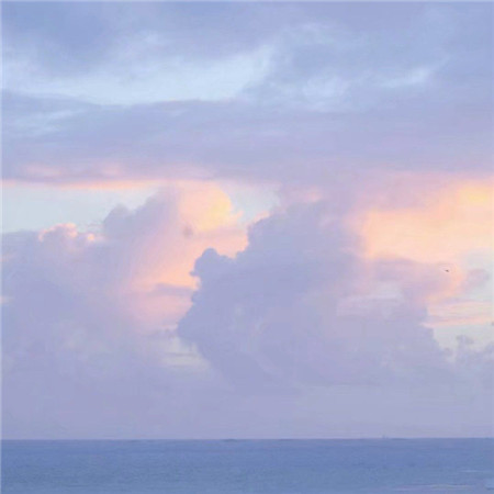 舒心又很温柔的很真实的蓝天背景图 突然间觉得平平安安就超级好了