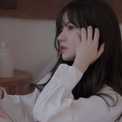清冷很有气质的的温柔女生头像 2023全新好看的简单气质的女头