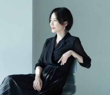 50岁女人网名寓意好成熟 很知性的50岁女人昵称