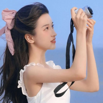 2023夏季限定唯美高清女生微信头像 脾气古怪的自己真的很谢谢陪在我身边还宠我的人​​​