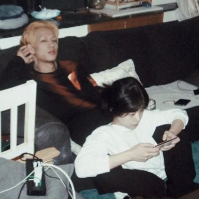 复古风很文艺的情侣头像2023最新 我不看月亮也不说想你