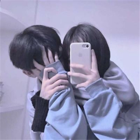 2023超级浪漫让人害羞的情侣接吻图片真人 没人告诉我开心比对错重要