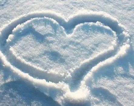 2023冬季第一场雪的心情说说 2023初雪的唯美语录