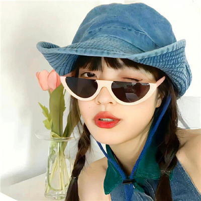 2023ins风微信高级感女头 半路下车的人很多你不必耿耿于怀