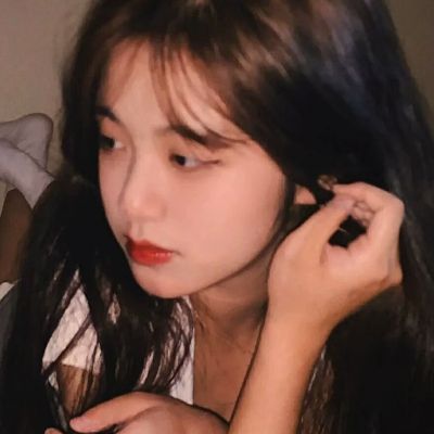 很酷的女生头像真人让人着迷 让人很喜欢的酷酷女头2023