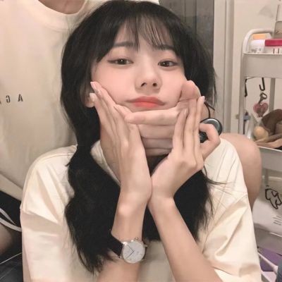 2023情侣头像一男一女高清 频频回头的人走不了远路