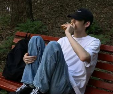 男生个签简单气质高冷 吸引粉丝的个性签名2023