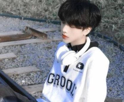 男生签名很火的短句 潮流的男生签名精辟 男生签名很火的短句 潮流的男生签名精辟