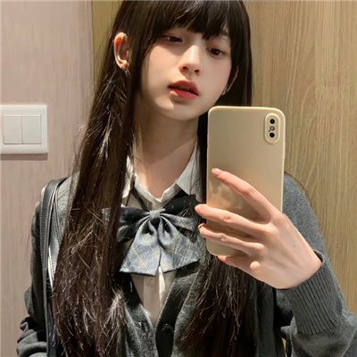 清纯女头怼脸真人很洋气 长的很不错的女头