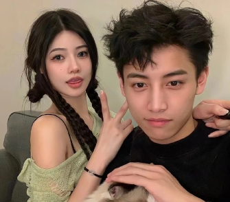 给老婆可爱又很亲昵的备注带符号 很有爱的备注给最爱的老婆