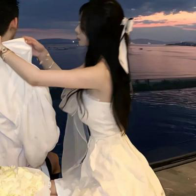 潇洒幸福的情头一对两张 正在努力往喜欢的人和梦想靠近