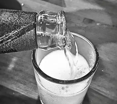 敬自己一杯酒的文案 女人敬自己一杯酒励志句子 敬自己一杯酒的文案 女人敬自己一杯酒励志句子