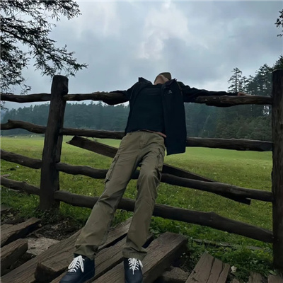 2024情头一人一张超幸福 甜一左一右分割情头真人