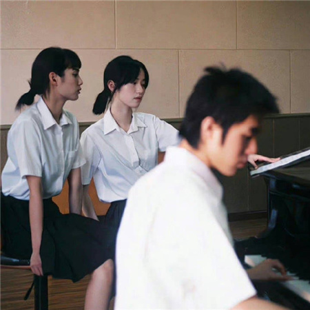 干净背景图吸引人的配图大全 往事不再过问未来共赴前程